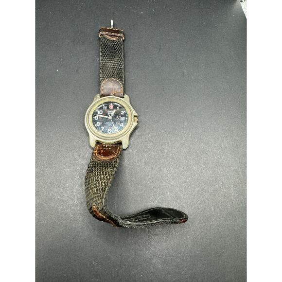 Swiss Army 6000 Diver Watch 300M Men's Date Black Dial Brown Nylon Leather Band - Picture 2 of 7